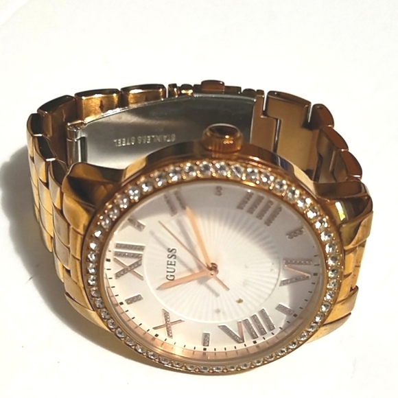 GUESS WOMEN'S GOLD-TONE GENUINE CRYSTAL QUARTZ SIZES 6 - 6.75" WRISTWATCH - Picture 3 of 10